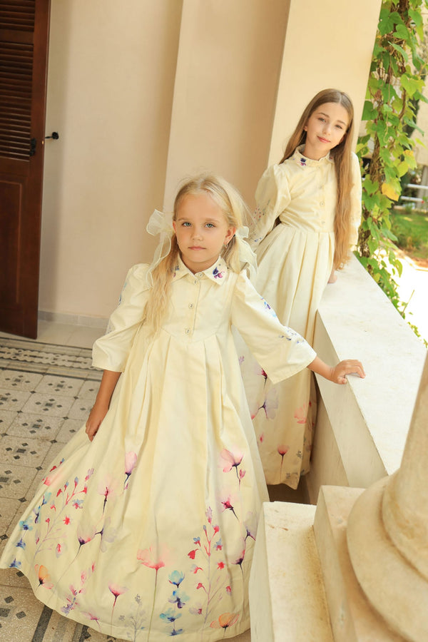 Dinky Girls Off White Gown With Flowers